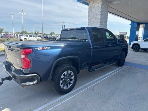 Used 2022 Chevrolet Silverado 2500 Custom w/ Custom Convenience Package AWD/4WD image 3