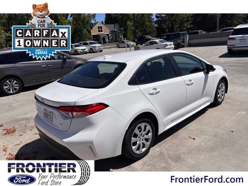 Used 2025 Toyota Corolla LE FWD image 5