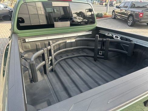 Used 2023 Nissan Frontier SV w/ SV Premium Package image 6