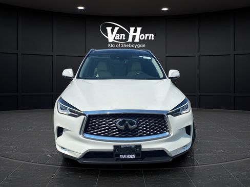 Used 2022 INFINITI QX50 Luxe AWD/4WD image 2