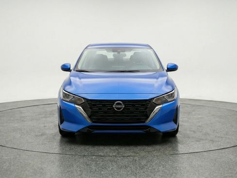 Used 2025 Nissan Sentra SV FWD image 2
