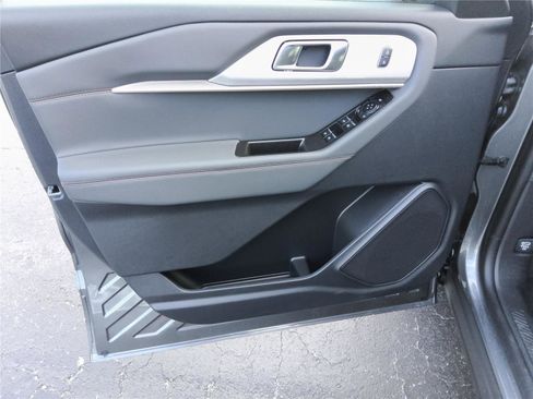 New 2026 Ford Explorer Active RWD image 12