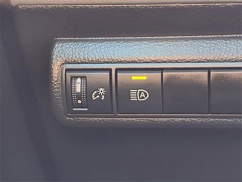Used 2022 Toyota Corolla LE image 12