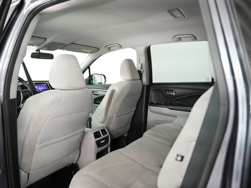 Used 2017 Honda Pilot EX image 39