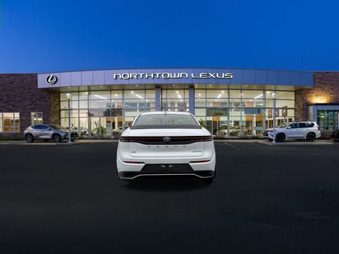 Used 2023 Toyota Crown Limited image 20