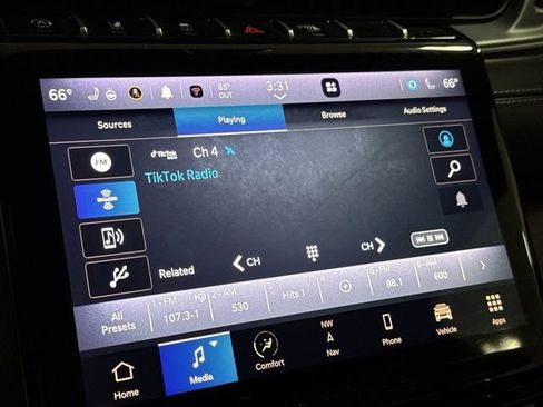Used 2024 Jeep Grand Cherokee Limited AWD/4WD image 13