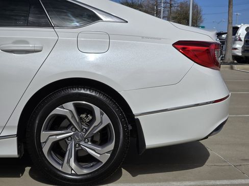 Used 2019 Honda Accord EX image 13