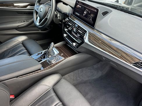 Used 2023 BMW 530e xDrive w/ Premium Package AWD/4WD image 14