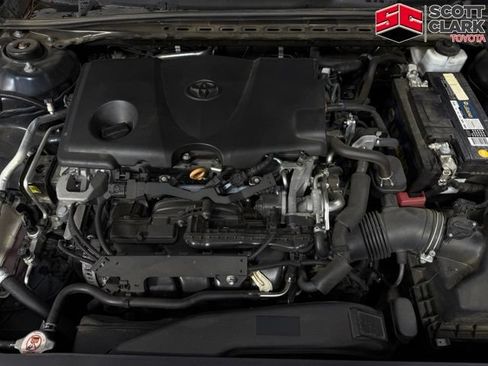 Used 2020 Toyota Camry SE w/ Convenience Package FWD image 13