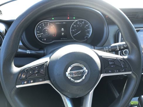 Used 2020 Nissan Kicks SV image 15