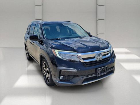 Used 2019 Honda Pilot Touring image 3