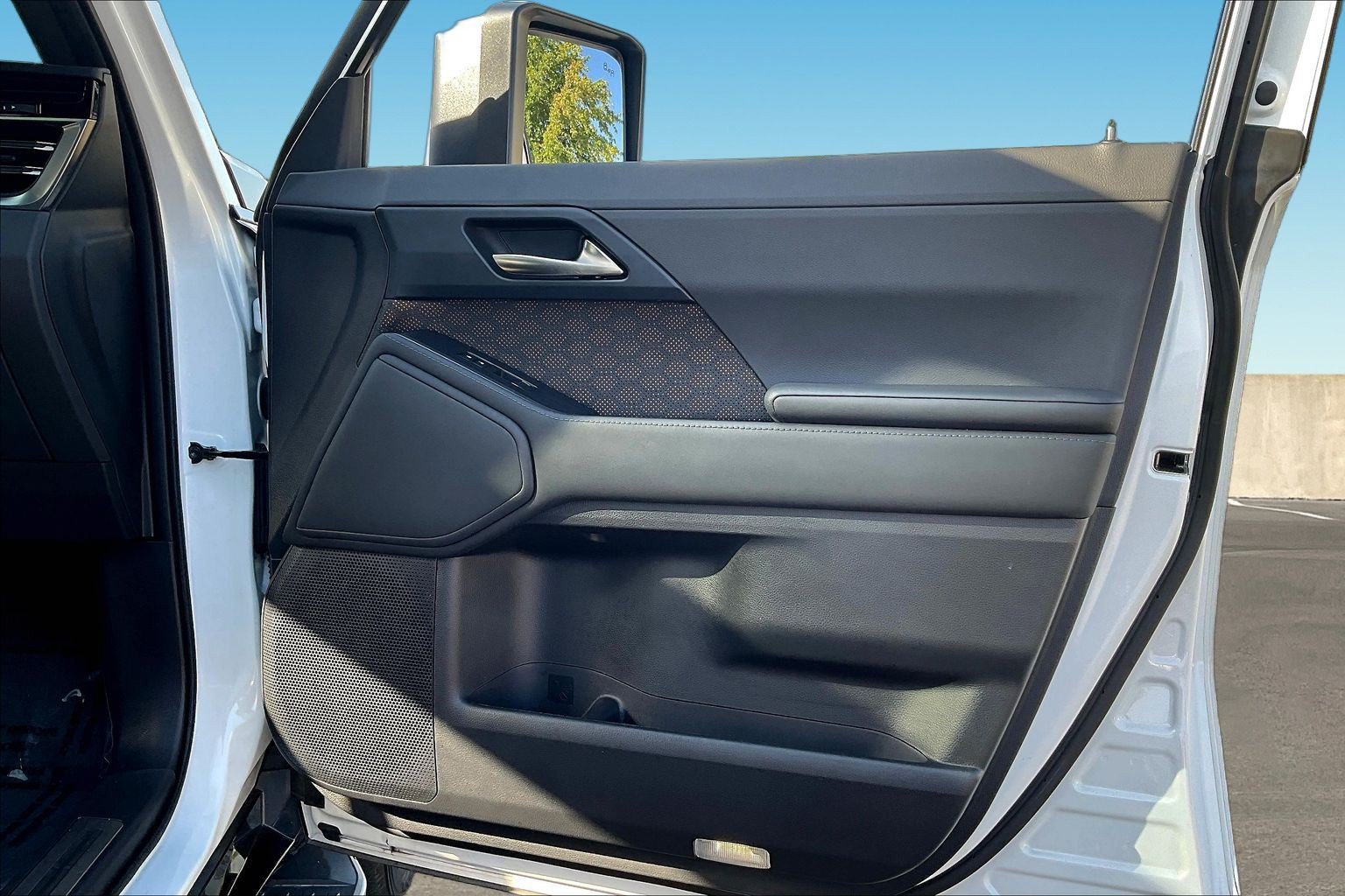 Used 2024 Lexus GX 550 w/ Accessory Package (Z1) AWD/4WD image 27