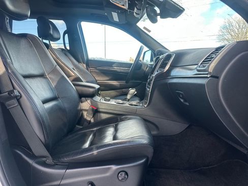 Used 2018 Jeep Grand Cherokee Limited image 16