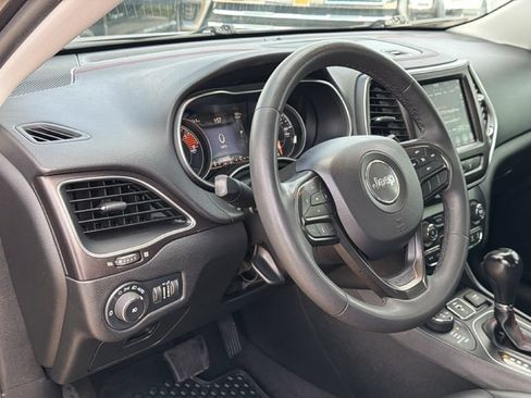 Used 2022 Jeep Cherokee Trailhawk w/ Sun, Sound & Nav Group AWD/4WD image 17