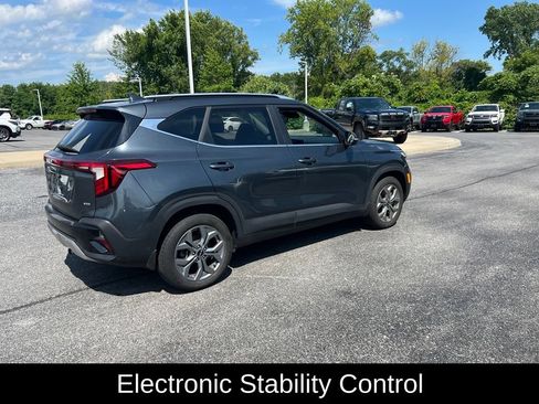 Used 2024 Kia Seltos S AWD/4WD image 12