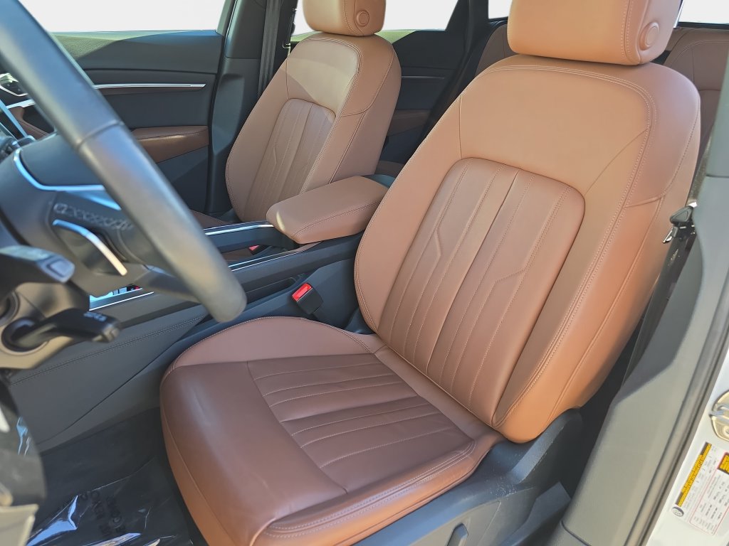 Used 2024 Audi Q8 e-tron Premium AWD/4WD image 18