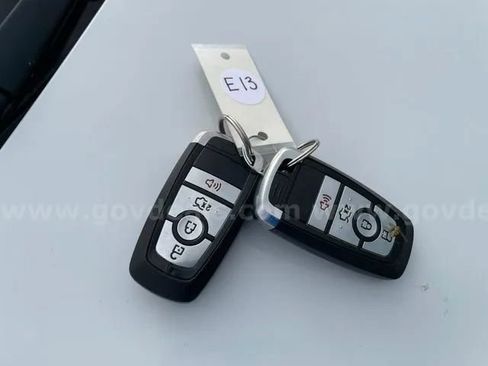 Used 2019 Ford Fusion SE FWD image 10
