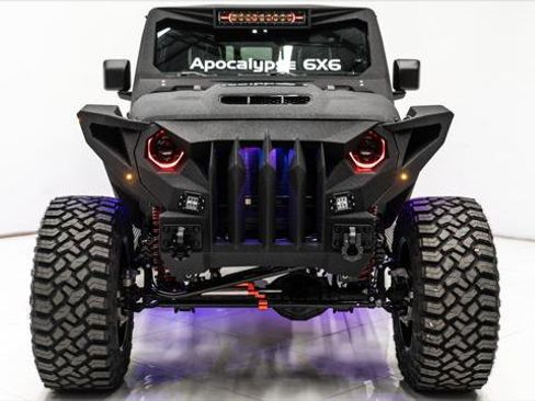 Used 2025 Jeep Gladiator Sport image 9