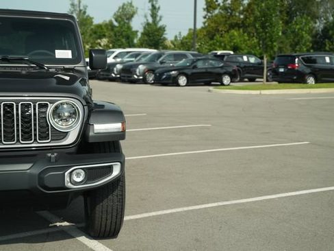 New 2026 Jeep Wrangler Unlimited Sahara AWD/4WD image 43