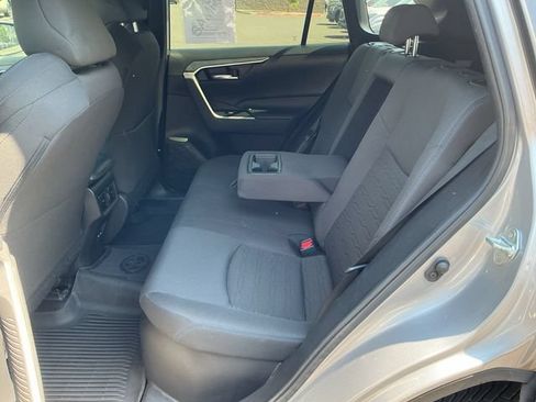 Used 2022 Toyota RAV4 SE w/ Convenience Package AWD/4WD image 22