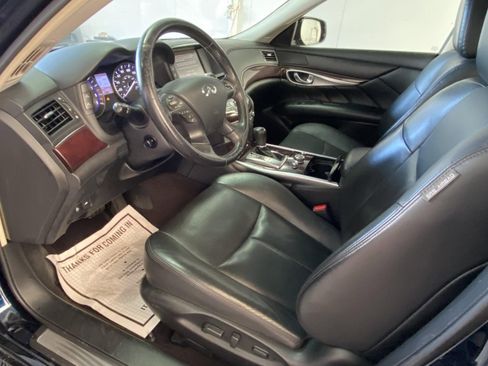 Used 2018 INFINITI Q70 Luxe w/ Cargo Package image 21