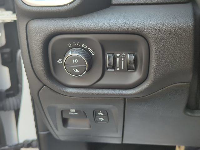 Used 2023 RAM 1500 Laramie AWD/4WD image 25