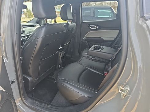 Used 2024 Jeep Compass Limited image 11