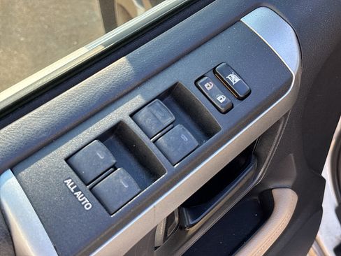 Used 2012 Toyota 4Runner SR5 w/ Convenience Pkg RWD image 14