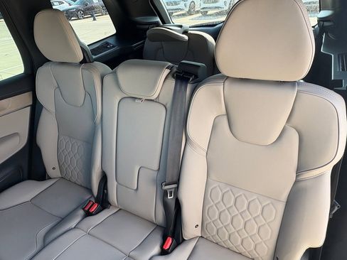 New 2026 Volvo XC90 B6 Plus w/ Protection Package Premier image 24