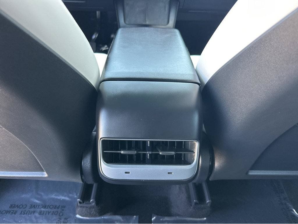 Used 2023 Tesla Model Y Long Range AWD/4WD image 17