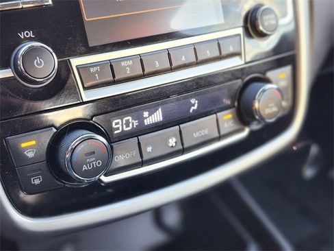 Used 2018 Nissan Altima 2.5 SV image 22