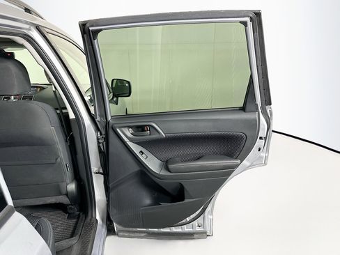 Used 2017 Subaru Forester 2.5i Premium w/ Popular Package #2A AWD/4WD image 29