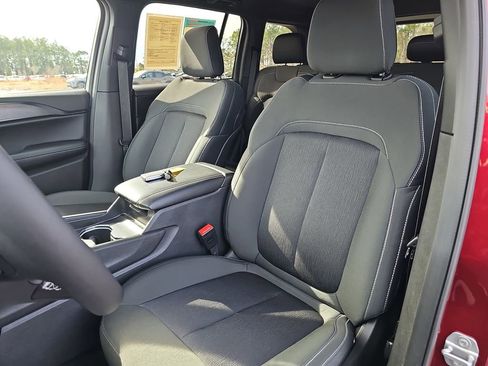 Used 2025 Jeep Grand Cherokee Laredo X w/ Luxury Tech Group I image 19