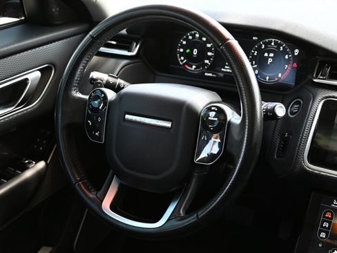 Used 2018 Land Rover Range Rover Velar S AWD/4WD image 33