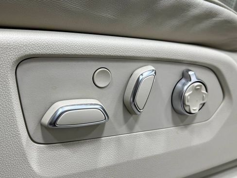 Used 2021 Cadillac Escalade ESV Sport Platinum AWD/4WD image 19