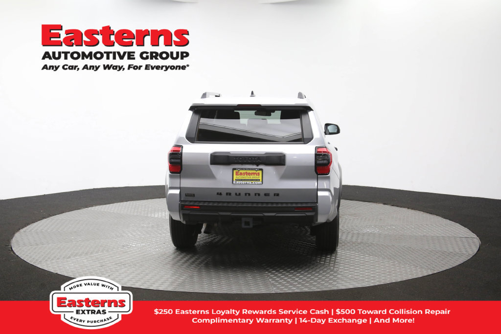 Used 2025 Toyota 4Runner SR5 AWD/4WD image 40