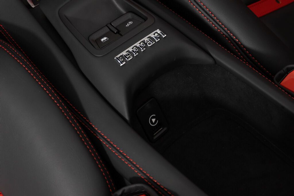 Used 2022 Ferrari F8 Tributo RWD image 36