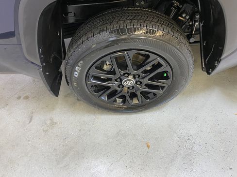 Used 2025 Toyota Tundra Limited image 13