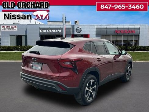 Used 2025 Chevrolet Trax RS w/ Driver Confidence Package FWD image 4