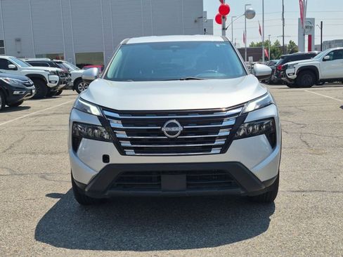 Certified 2024 Nissan Rogue SV AWD/4WD image 8