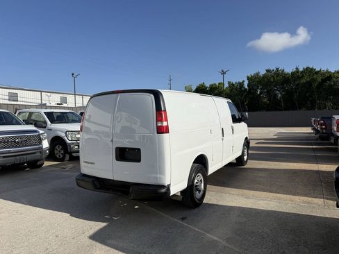 Used 2020 Chevrolet Express 2500 w/ Driver Convenience Package RWD image 5
