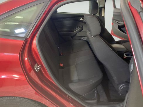 Used 2017 Ford Focus SE FWD image 28