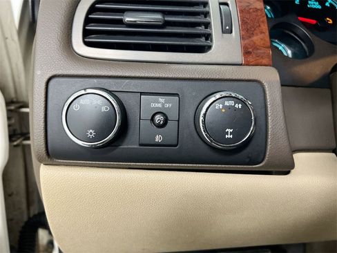 Used 2012 GMC Yukon SLT w/ SLT-2 Equipment Package image 17