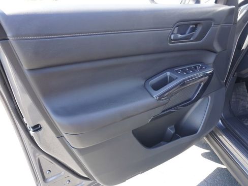 New 2025 Nissan Pathfinder SV image 15