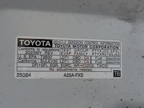 Used 2023 Toyota RAV4 XLE Premium AWD/4WD image 17