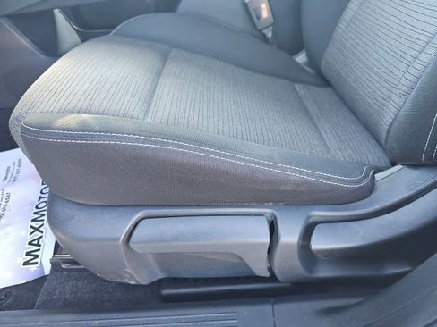 Used 2022 Nissan Rogue S image 19