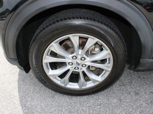 Used 2024 Ford Explorer Limited AWD/4WD image 12