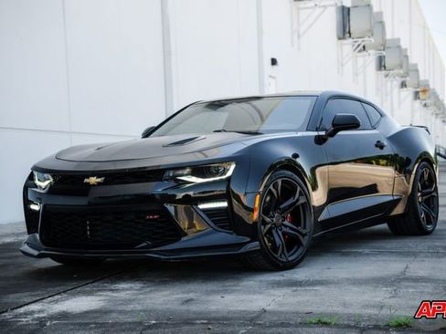 Used 2018 Chevrolet Camaro SS image 7