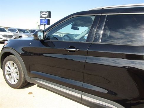 Used 2024 Ford Explorer Limited image 7