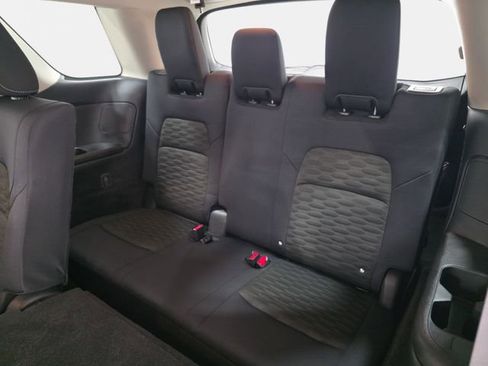 Used 2025 Nissan Pathfinder SV AWD/4WD image 36